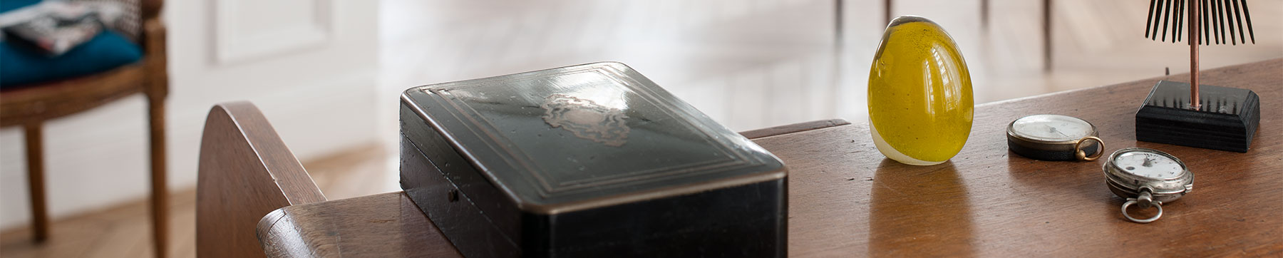 Classic table